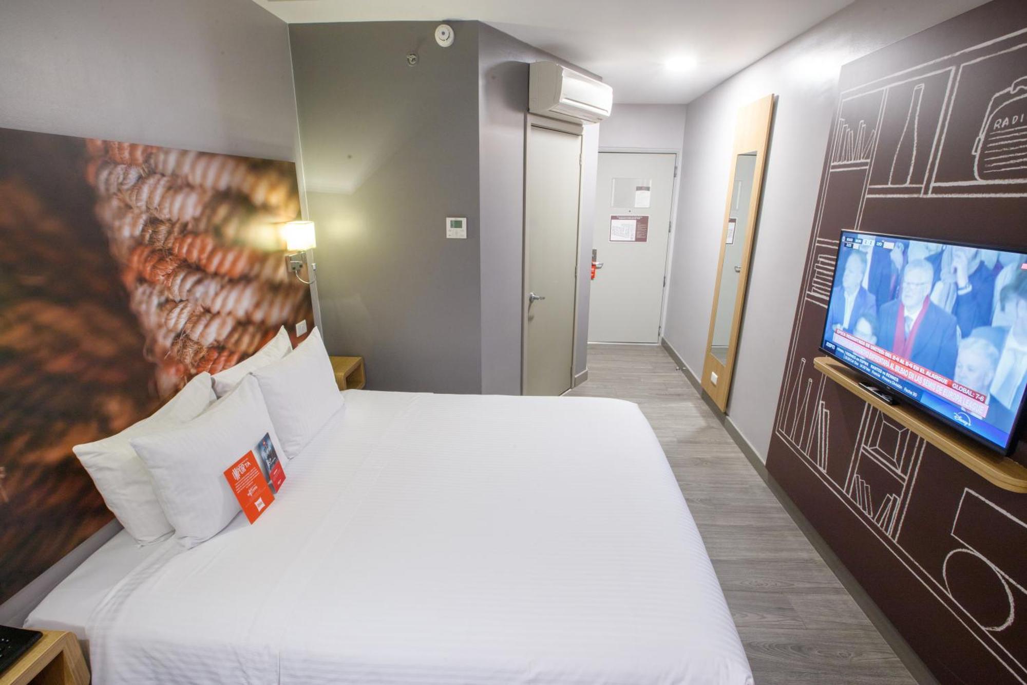 Готель Ibis Кіто Екстер'єр фото