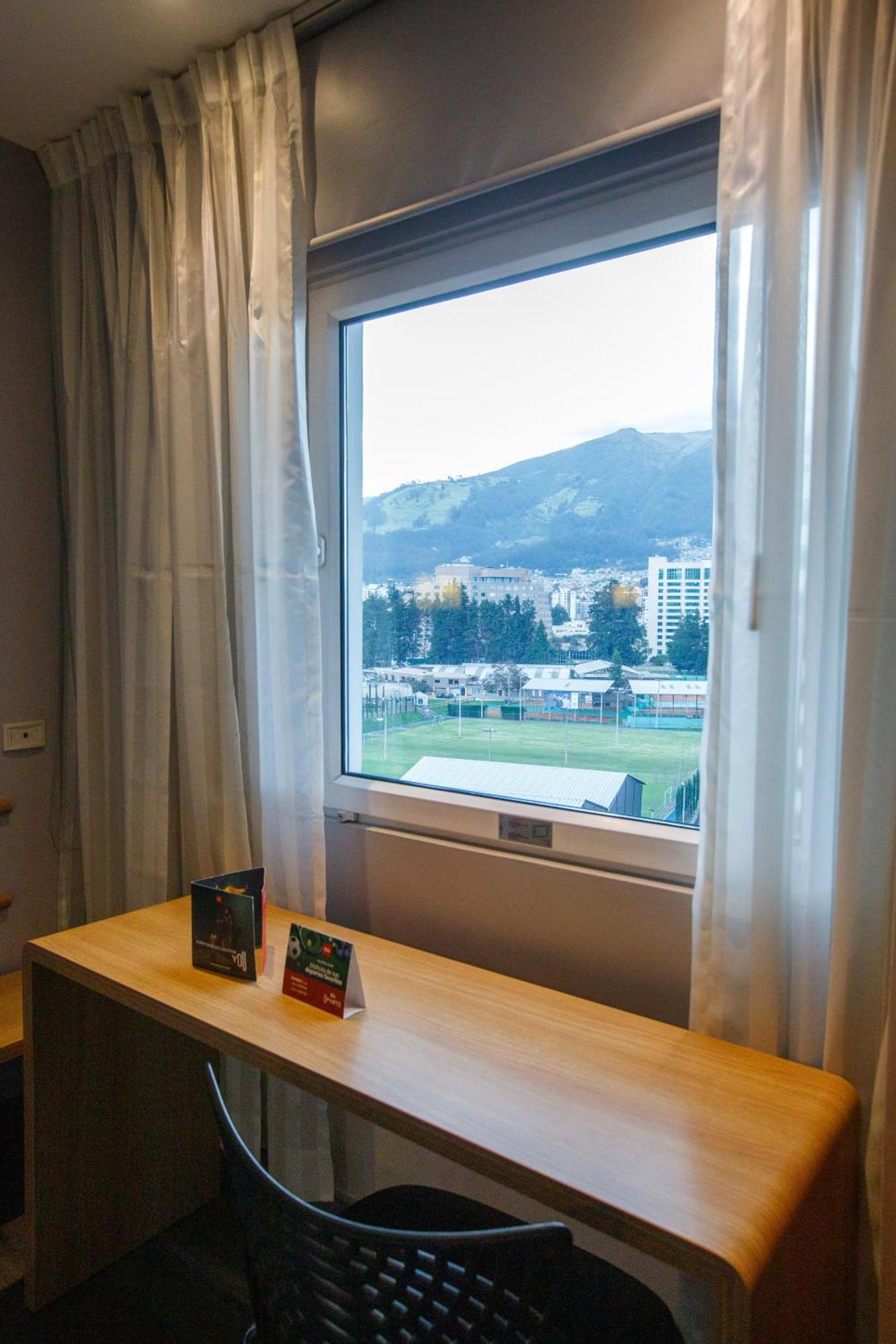 Готель Ibis Кіто Екстер'єр фото